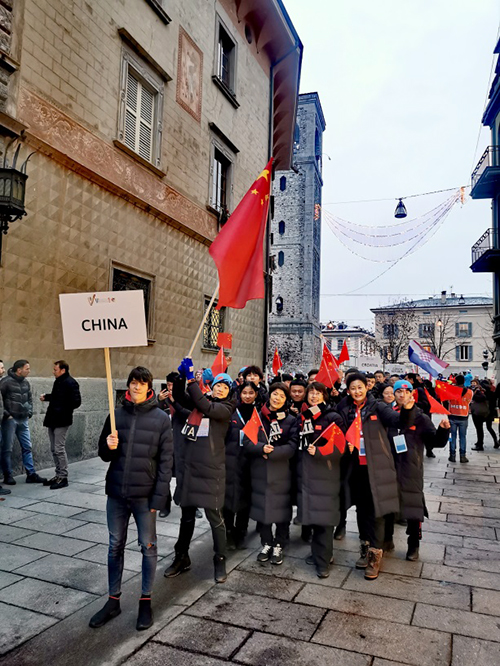 圖為中國聽障奧運代表團參加第十九屆世界冬季聽障奧運會開幕式